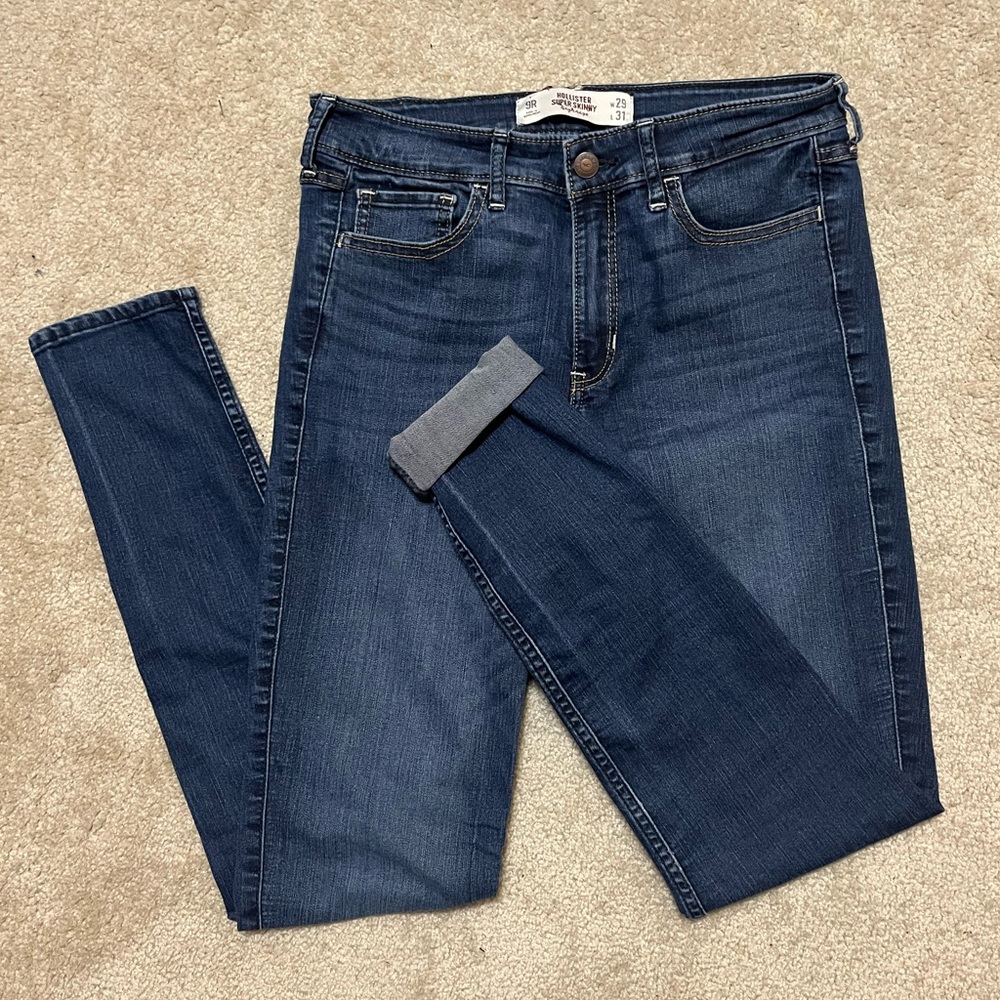 Hollister High Rise Medium Wash Skinny Jean